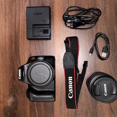 Canon EOS 250D DSLR Camera Starter Kit – Excellent Condition!