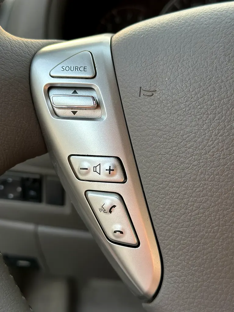Nissan Sunny 2023