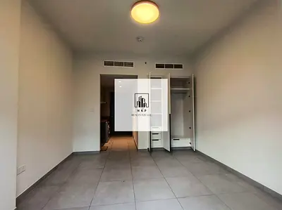 Specious luxury apartment for rent