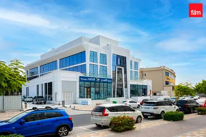Road Facing | Prime Retail | Community Expert