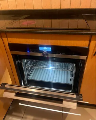 Siemens IQ - 700 built in electric cook top and oven 60 cm
