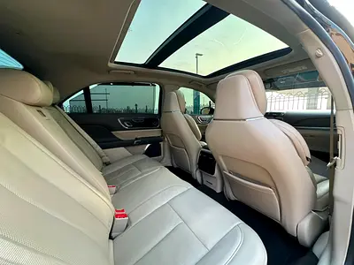 صورة 9 لـ 2019 Lincoln CONTINENTAL