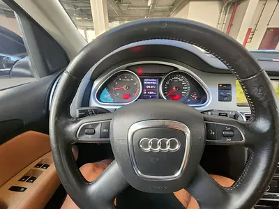 صورة 6 لـ 2010 AUDI Q7