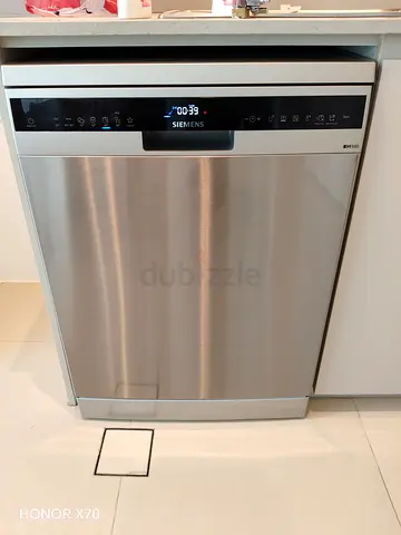 Siemens freestanding stainless steel is 500 with home connect dishwasher - good condition