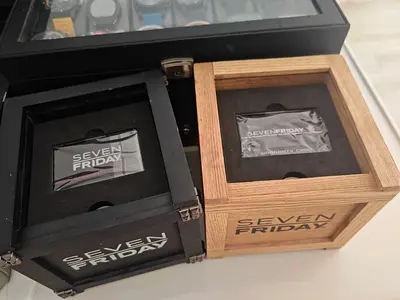 Set of 2 SEVENFRIDAY Limited Editions