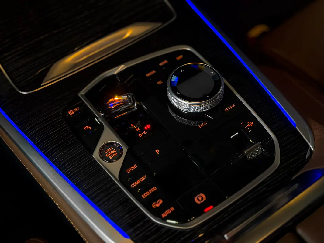 BMW X7 2025