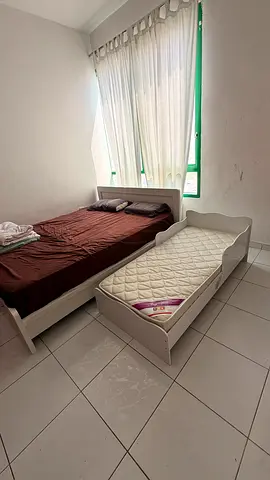 Toddler bed
