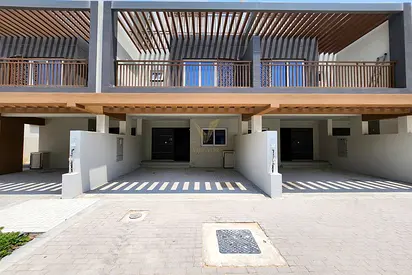 4 BR Townhouse | Genuine Resale