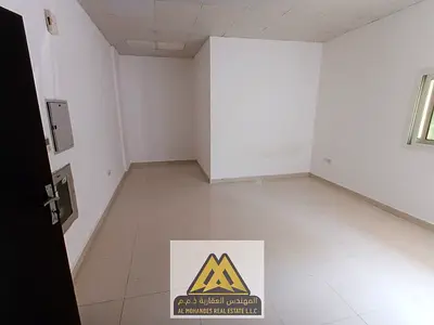مساحة كبيرة في بناية جديدة | تكييف مركزي وصيانة مجانية | موقع حيوي بالنعيمية بالقرب من شارع الكلية | سعر مميز