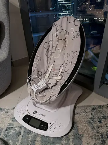 4Moms Baby swing seat in good used condition