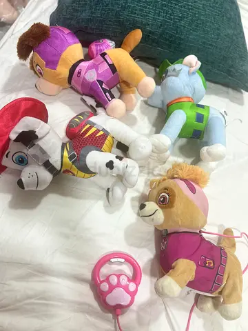 Set of 4 Paw Patrol Plush Toys with Interactive Paw Print Necklace