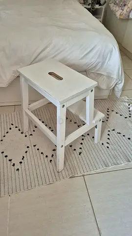 Small white wooden stool / bedside step stool - good condition