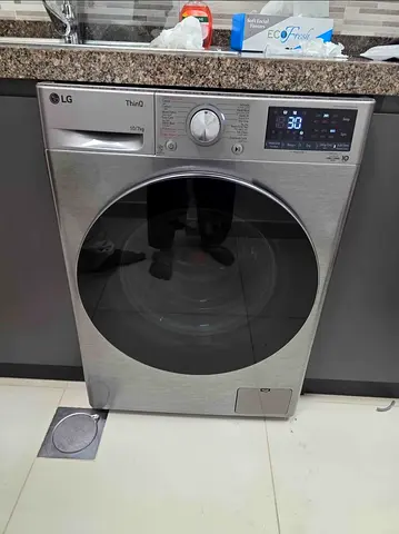 LG ThinQ 10/7KG Washing machine with 100% Dryer Flawless Condition