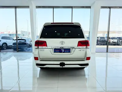 صورة 6 لـ 2018 Toyota LAND CRUISER