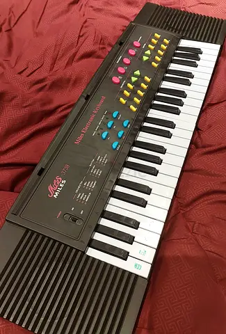 KIDS Electronic Keyboard/ PIANO