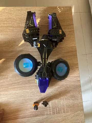 Used LEGO-style futuristic spaceship with two minifigures