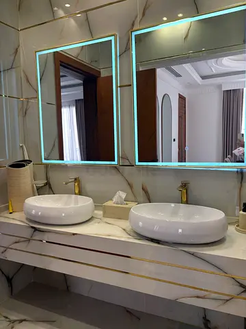 Sinks and mirrors with light for sale