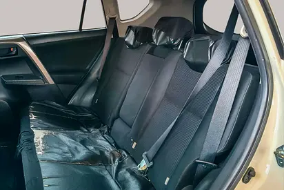 2015 Toyota RAV 4 — фото 11