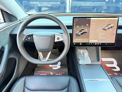 صورة 10 لـ 2024 Tesla MODEL 3