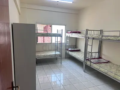 SPACIOUS MASTER ROOM ATTACHED BATHROOM - NEAR JUMEIRAH MOSQUE