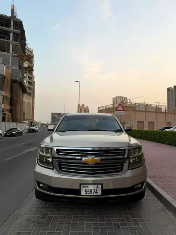 2016 Chevrolet SUBURBAN 照片 2