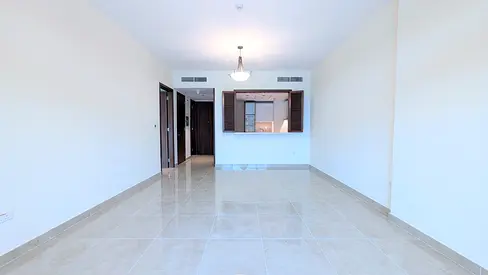 SEA VIEW |•| LUXURY BUILDING |•| NEAR METRO |•| ALL AMENITIES