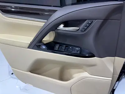 صورة 15 لـ 2017 Lexus LX-SERIES