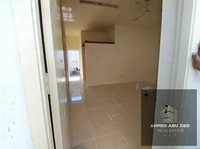 Two-bedroom traditional Arabic house with a living room - accommodates 20 people - prime location and legally binding contract