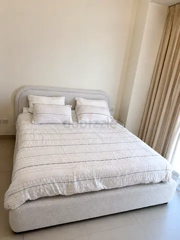 King size bed with matress