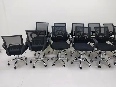 Set of 10 Black Mesh Office Chairs with Adjustable Height and Wheels