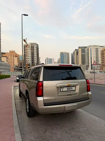 2016 Chevrolet SUBURBAN 照片 3