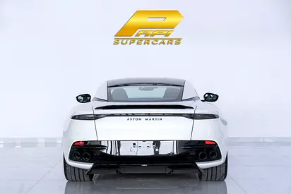 2019 Aston Martin DBS 照片 16