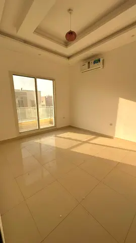 🔥 فيلا 5 غرف ماستر للإيجار في المويهات 3 | 5,000 قدم² | صالتان + مجلس | 120 ألف درهم قابل للتفاوض