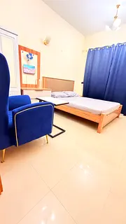 Couple and Ladies Room Available in Mankool Al Karama