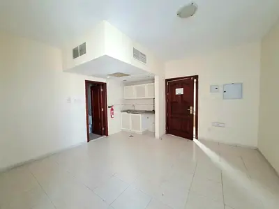 Huge Studio 🚫 No Deposit | ❄️ Central AC | 👨👩👧 Family Building 📍 Near King Faisal Road 🍳 Shared Kitchen | ✅ Ready to Move