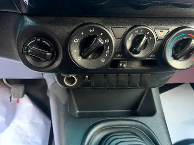 2021 Toyota HILUX — миниатюра 13
