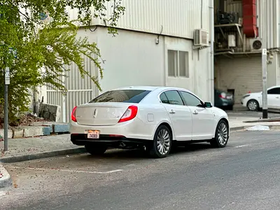 صورة 3 لـ 2014 Lincoln MKS