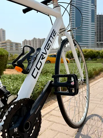 White Corvette Road Bike - Lightweight Frame, Shimano Drivetrain