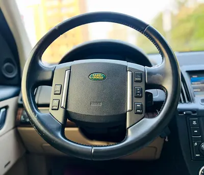 2010 LAND Rover LR2 photo 19