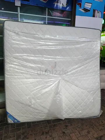 Brand new king size mattress available in 20cm