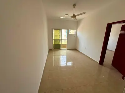 Balcony with an excellent view, no air conditioning (air conditioning is the tenant's responsibilit