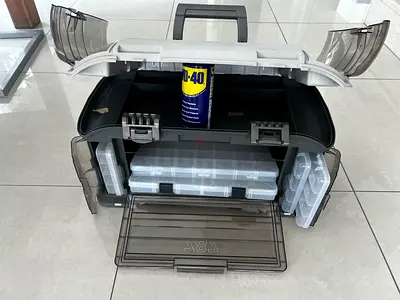 Fishing tackle box