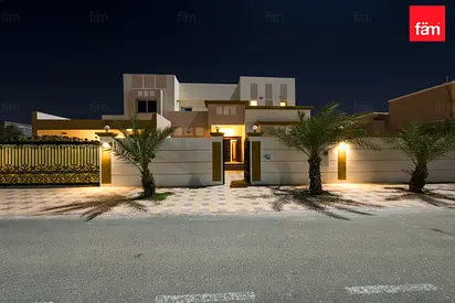 Suburban Villa For Family, Easy Access To The City
