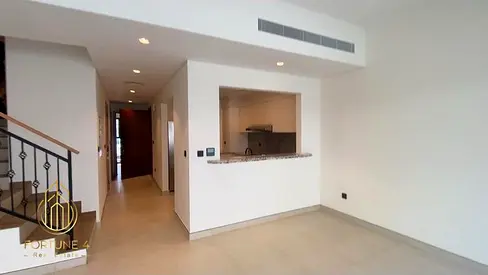 Back-to-Back| Near to Lagoon| New Unit l With Kitchen Appliance