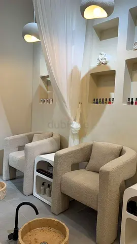 Fully equipped, ladies salon for sale Alwasl Dubai