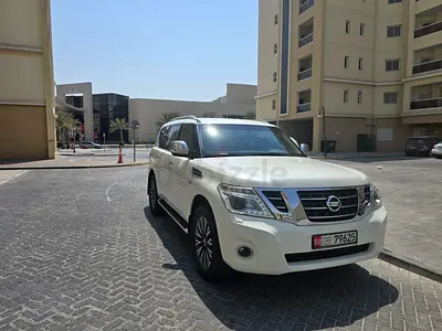 Nissan Patrol 2017 LE Platinum City | GCC Specs | Low Mileage