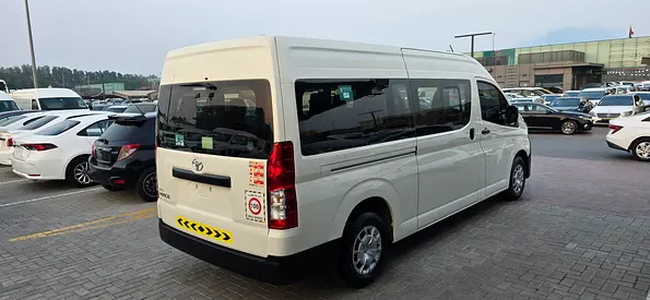 2023 Toyota HIACE — фото 2