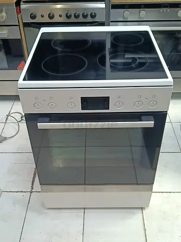 Bosch Brand White colour Electric Ceramic 4 Hobs Cooker. Digital Touch Display Excellent condition