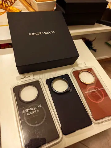 HONOR Magic V5 original case set with box — like new