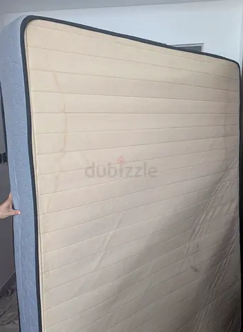 Queen-size mattress (used)